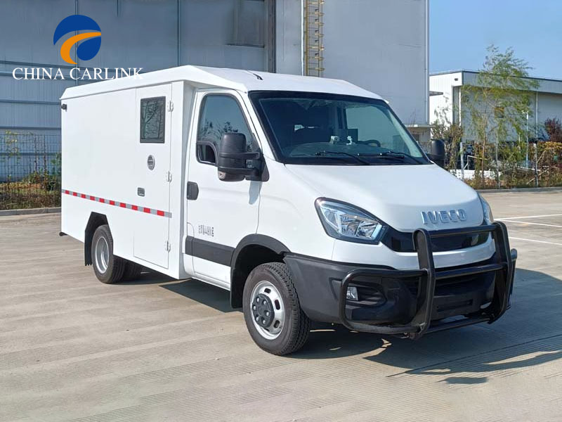 IVECO Daily EV Cash em caminhão de trânsito