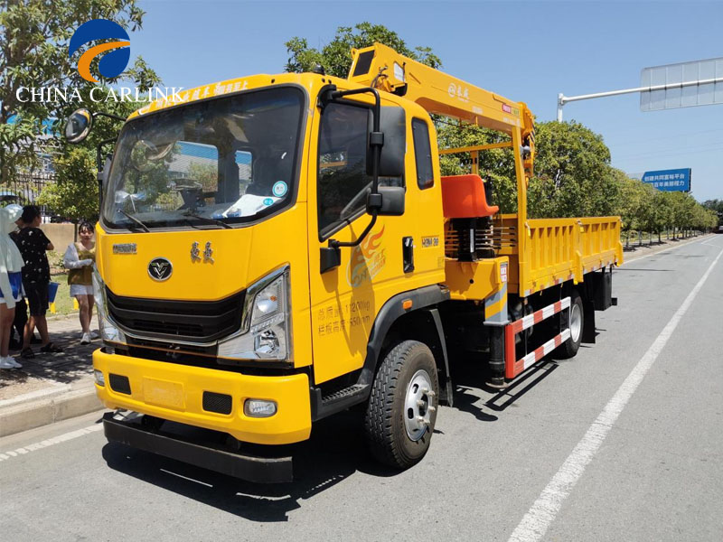 Guindaste montado em caminhão SINOTRUCK Homan